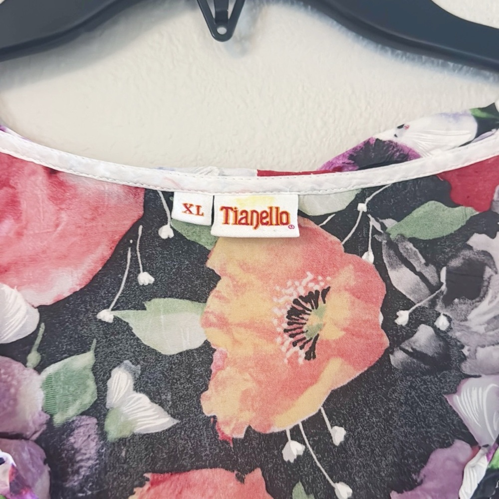 🌿Final Sale Tianello Red and Purple Floral Blouse - Picture 6 of 7